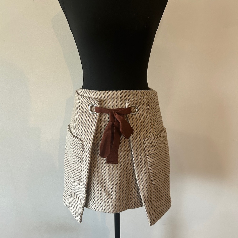 One Beige and Brown woven squirt